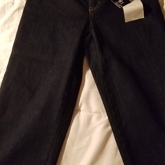 Capris - Picture 2 of 4